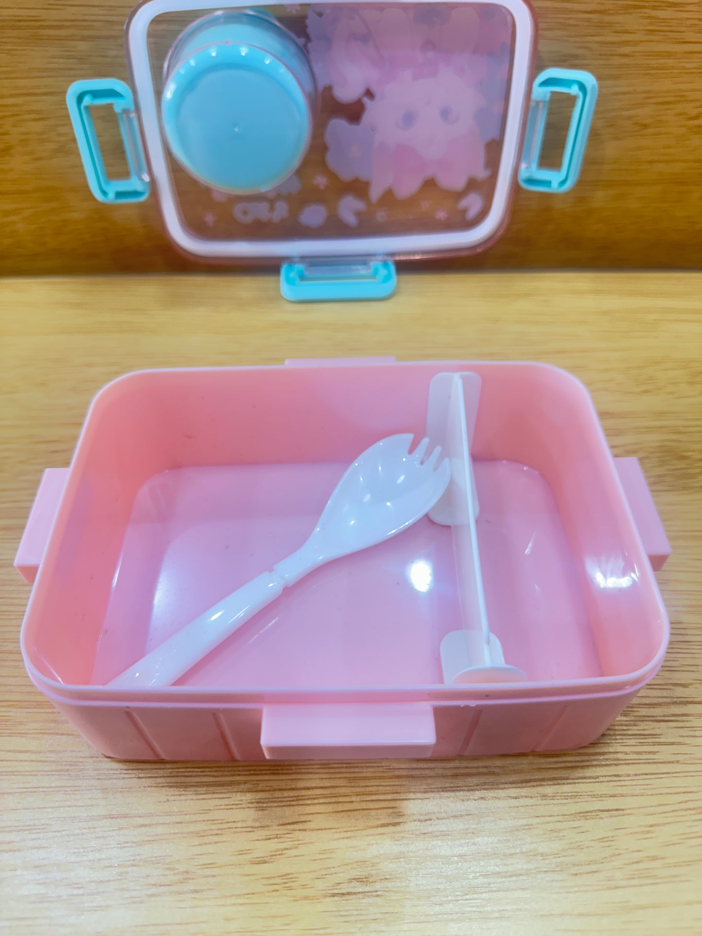 Boite gouter avec cuillère