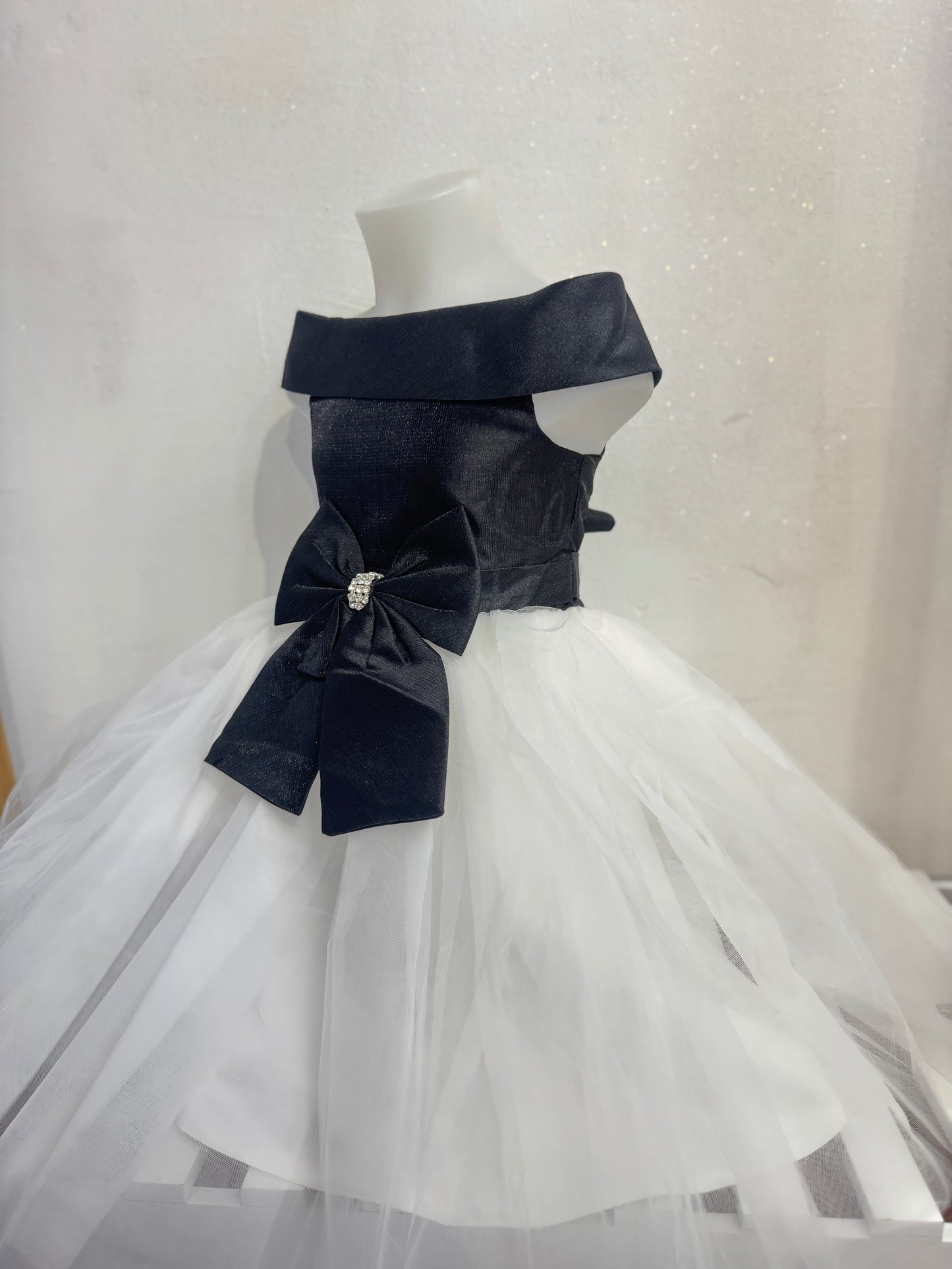 Robe 11051 black white